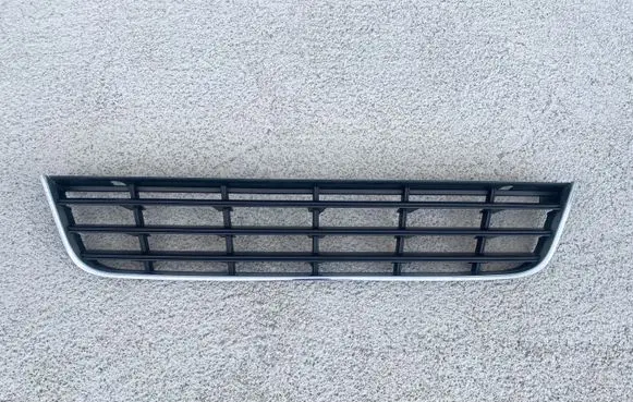 Volkswagen PASSAT B6 Front bumper lower grill 3C0853101C