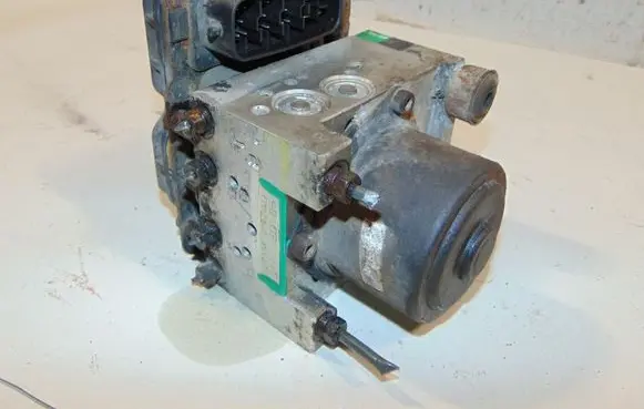 Mazda 6 ABS Pump GRYM437A0 6411E0185 4370772
