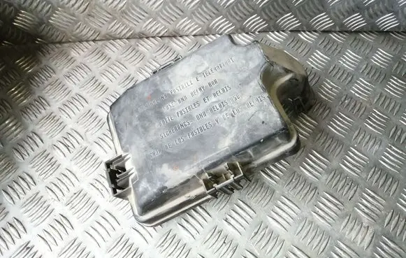Iveco Daily 4th gen Fuse box cover 69500167