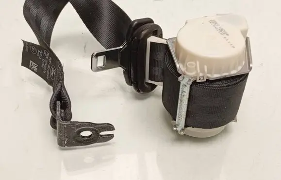 Ford Fiesta Rear seatbelt 8V51A611B69AF 34028155 33021835
