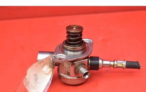 Ford Escape III In-tank fuel pump EJ7E9D376CA