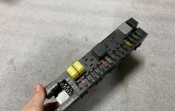 Mercedes-Benz C W203 SAM control unit 2035451801