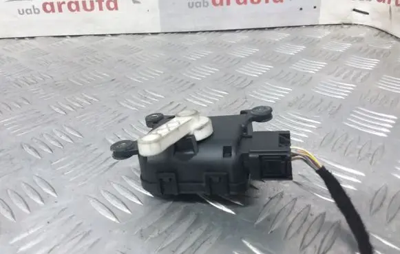 Audi A6 S6 C5 4B A/C air flow flap actuator/motor 0132801138 4B2820511A