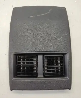 Rear air vent grill