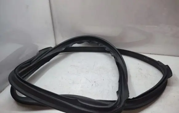 Mercedes-Benz S W221 Seal rubber (tailgate) 
