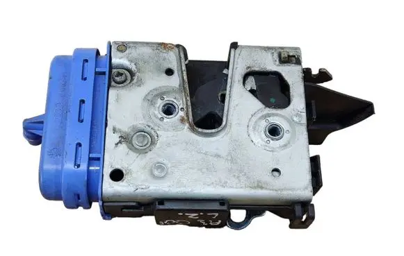 Audi A3 S3 8L Rear door lock 8D0839015A