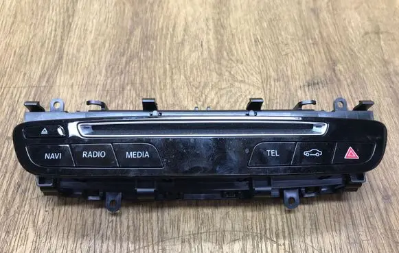 Mercedes-Benz GLC X253 C253 Head unit multimedia control A2059055201