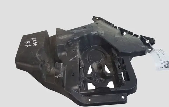 Volvo V40 Rear bumper mounting bracket 31395103
