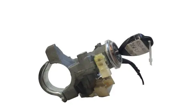 Toyota Avensis T270 Ignition lock 29653453 450200203
