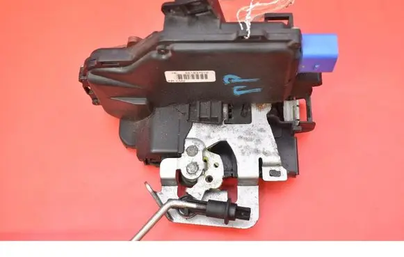 Audi A3 S3 8P Front door lock 4E1837016