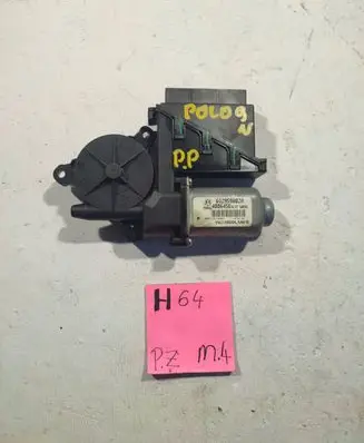 Volkswagen Polo Front door window regulator motor 6Q2959802A