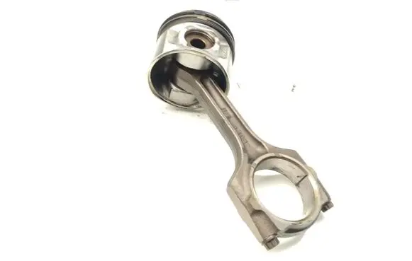 Honda CR-V Piston with connecting rod N22A2
