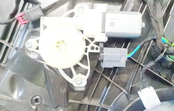 Ford Puma Front door window regulator motor a75658115 l1tb-14553-bd