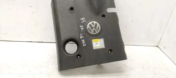 Volkswagen PASSAT B5 Engine cover (trim) 06B103935C