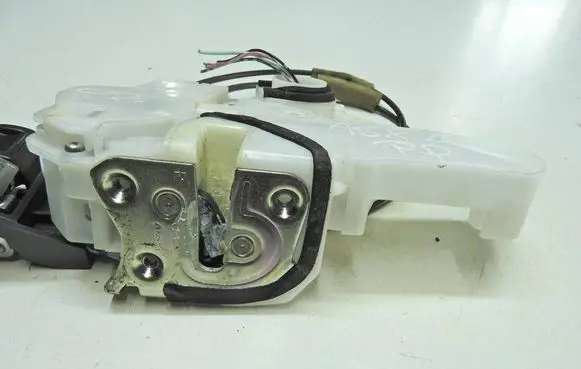 Mitsubishi ASX Front door lock