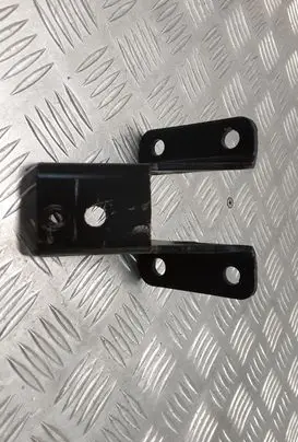 Nissan Terrano Engine mounting bracket