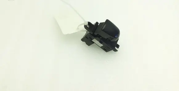 Nissan Juke I F15 Electric window control switch