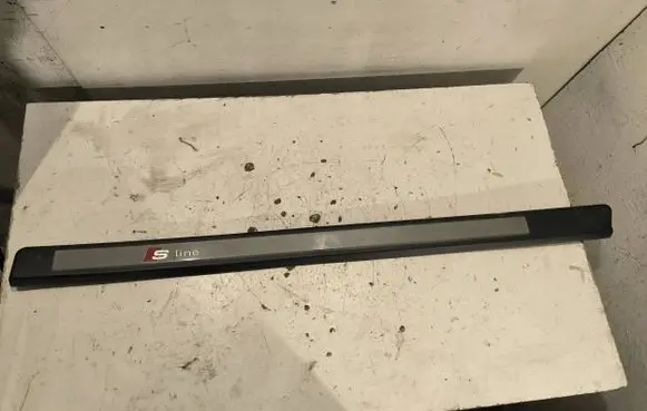 Audi A3 S3 8P Front sill trim cover 8p3853492