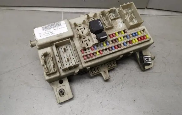 Ford Focus Fuse module 4M5T14A073BH