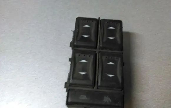 Ford Mondeo Mk III Electric window control switch 03163451 1S7T14A132BD