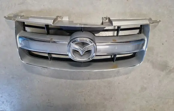 Mazda BT-50 Front grill