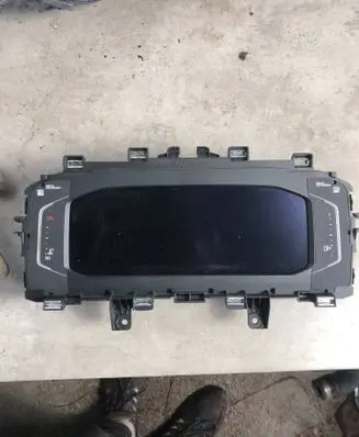 Speedometer (instrument cluster)