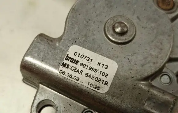 Volkswagen Golf IV Seat adjustment motor 901999102 0130002582