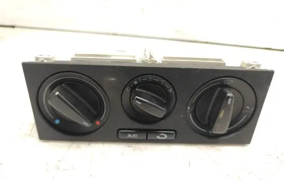 Volkswagen PASSAT B5 Climate control unit 1J0820045G
