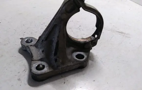 Renault Latitude (L70) Driveshaft support bearing bracket 8200833647