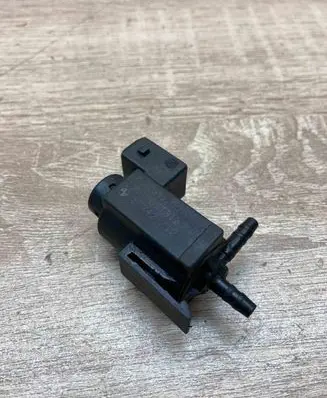 BMW 3 E46 Turbo solenoid valve 1742712