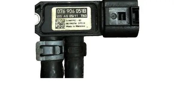 Volkswagen Golf VI Air conditioning (A/C) pressure sensor 3D0973703 076906051B 08106356
