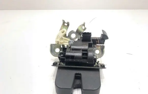Skoda Fabia Mk3 (NJ) Tailgate exterior lock 8R0827505A