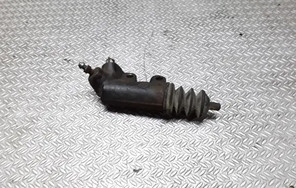 Clutch slave cylinder