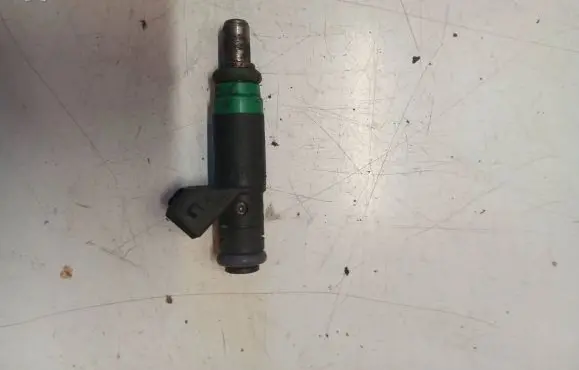 Volvo S40, V40 Fuel injector 9F593 7203P05211