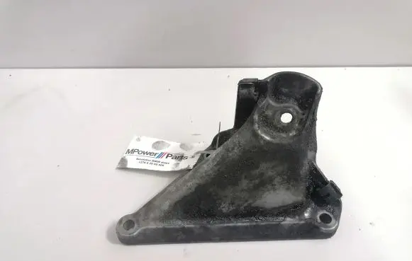 BMW 5 E60 E61 Engine mounting bracket 6769153