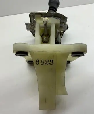 Mitsubishi Grandis Gear shifter/selector 2450A001