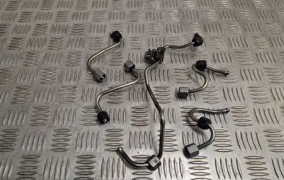 Peugeot 508 RXH Fuel injector supply line/pipe 