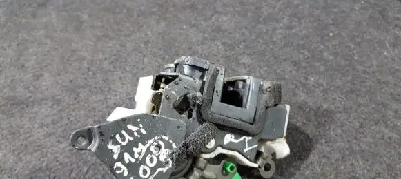 Nissan Sunny Rear door lock