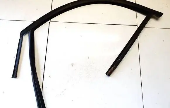Ford Grand C-MAX Rubber seal front coupe door
