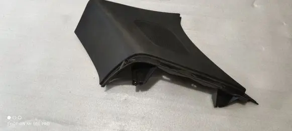 (D)pillar trim (top)