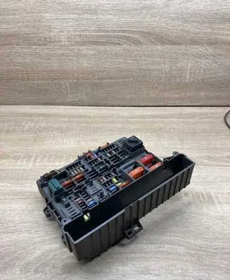 BMW 3 E90 E91 Fuse module 9119446