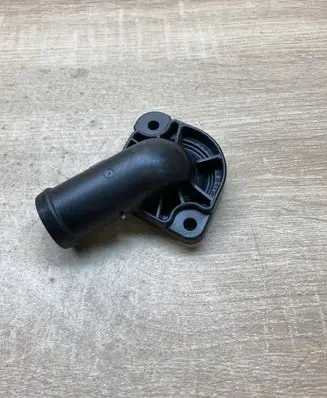 Volkswagen Polo IV 9N3 Thermostat housing 032121121G