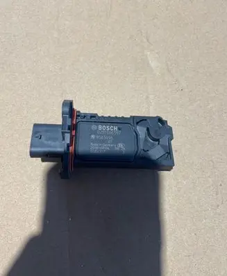 BMW 5 G30 G31 Mass air flow meter 6084357 0281006597
