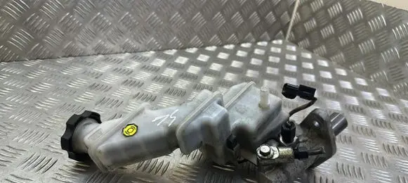 KIA Sorento Master brake cylinder