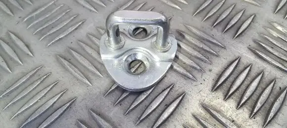 Hyundai i20 (PB PBT) Front door lock loop/hook striker 