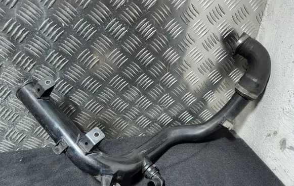 Opel Astra H Air intake duct part
