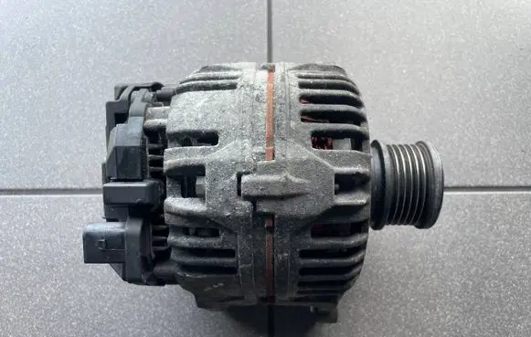 Skoda Fabia Mk2 (5J) Generator/alternator 045903023C