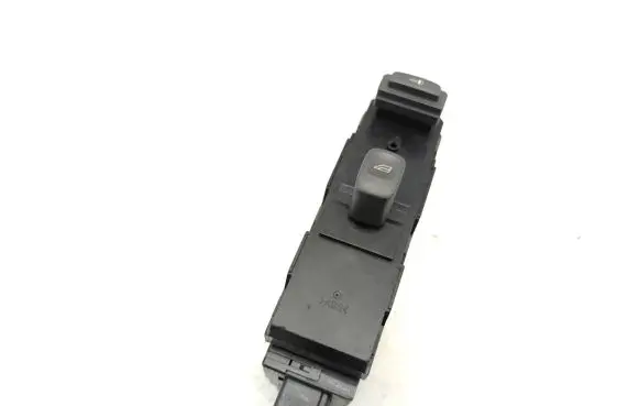 Volvo V70 Electric window control switch 8682950 MP144200140
