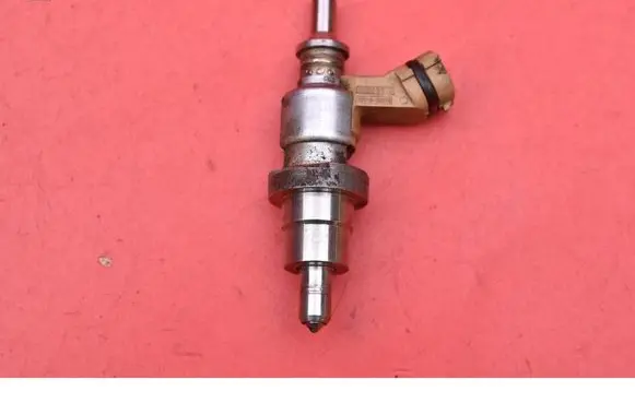 Toyota Auris 150 Fuel injector 2371026010