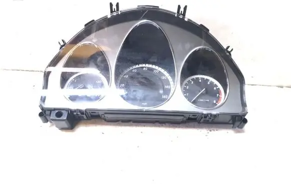 Mercedes-Benz C W204 Speedometer (instrument cluster) A2049003805